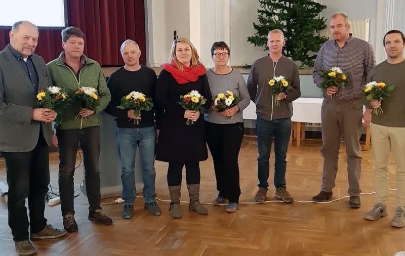 Der neue Vorstand: Udo Große (Vorstandsvorsitzender, Agrargenossenschaft Reinstädter Grund eG.), Matthias Klippel (Stellvertreter, Agrarunternehmen Wöllmisse Schlöben eG), Ralph Wickler (Gleistal Agrar eG Golmsdorf), Ariane Bretschneider (Agrargenossenschaft Bucheim/Crossen eG), Kathrin Löhle (Gönnatal Agrar eG), Benjamin Spiegler (Agrargenossenschaft Ottendorf eG), Alexander Mark (Agrargenossenschaft Königshofen eG), Andre`Gräfe (Familienbetrieb in Tissa) und Christian Einachs (Agrarproduktion Frauenprießnitz GmbH &amp; Co. KG, nicht im Bild).